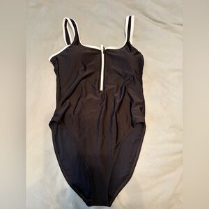 NWT Women’s one piece bathing suit
